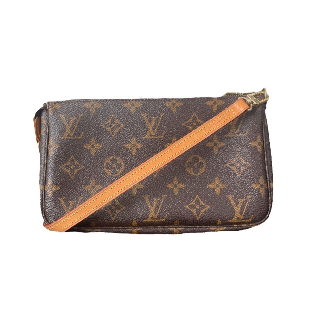 Louis Vuitton Pochette w/ Removable Vachetta Strap